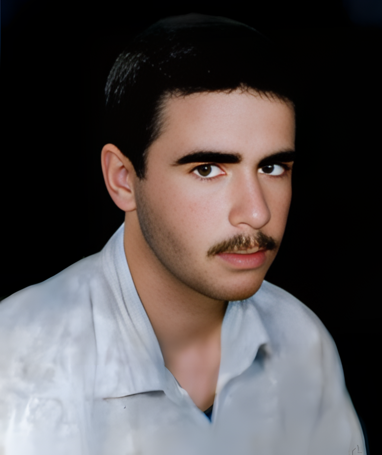 منصور ایزدی