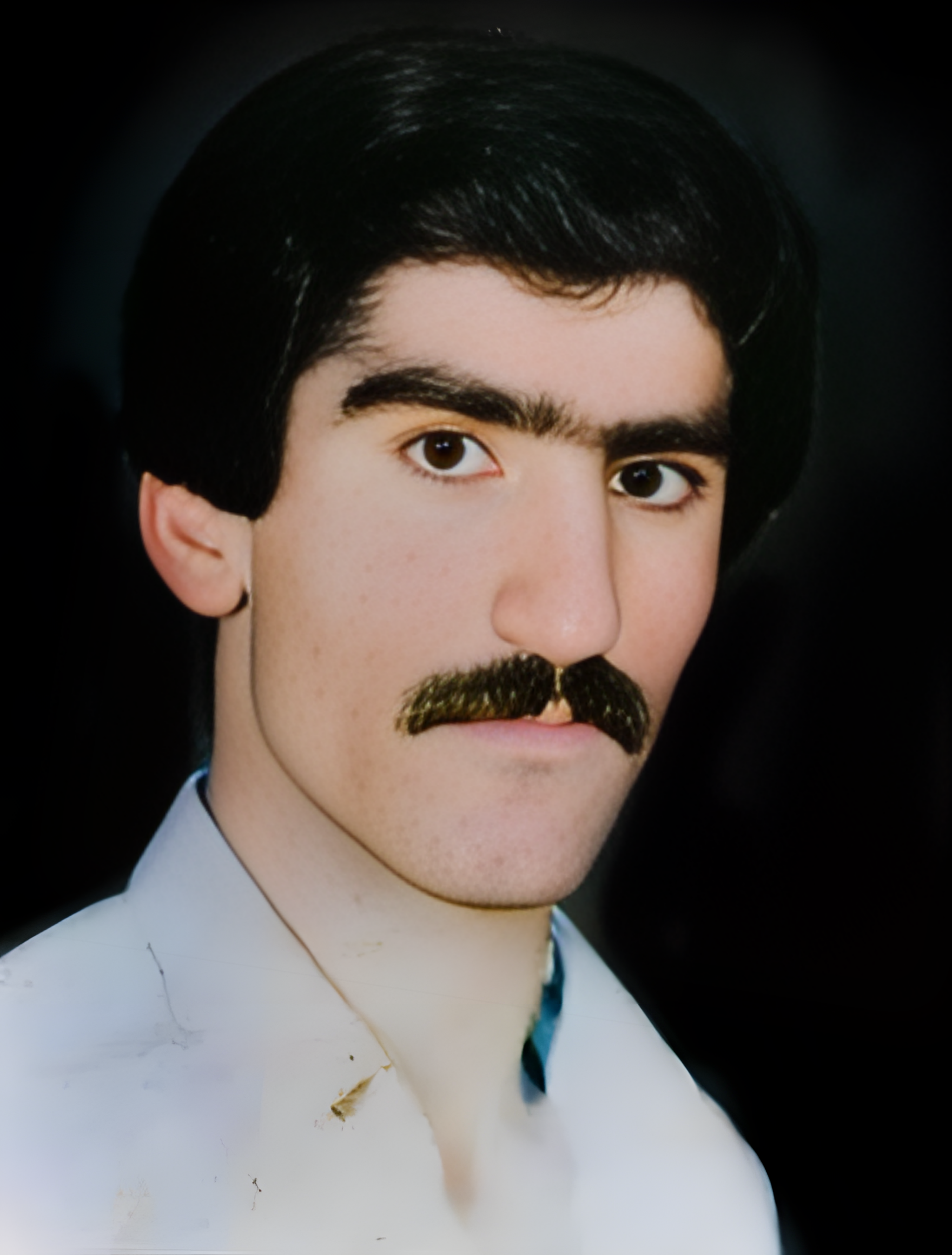 داریوش کشاورز