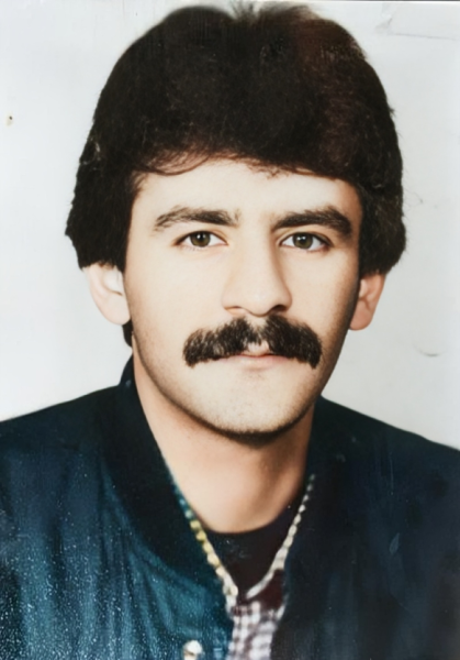 مهرداد احمدی لاری