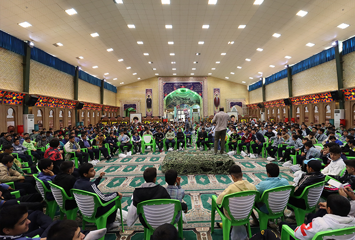 معرفی سیره شهدا به دانش آموزان 