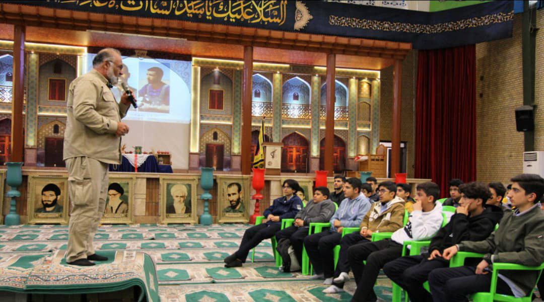 معرفی سیره شهدابه دانش آموزان