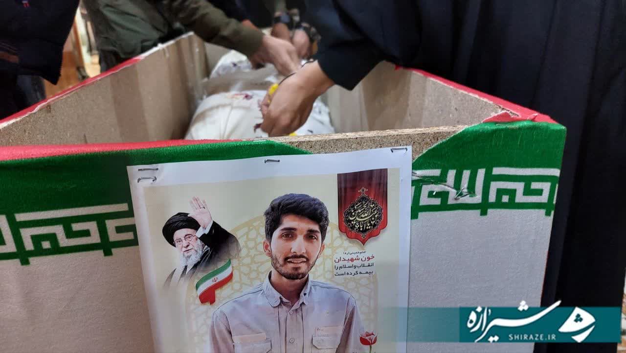 وداع خانواده شهید «علیرضا(پویا) یزدانی» 