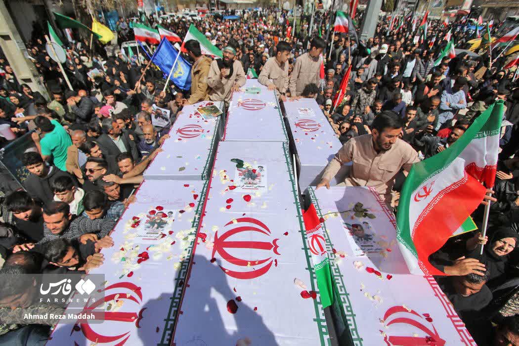 تشییع پیکرهای مطهر ۶ شهید اقتدار ملی در سپیدان فارس