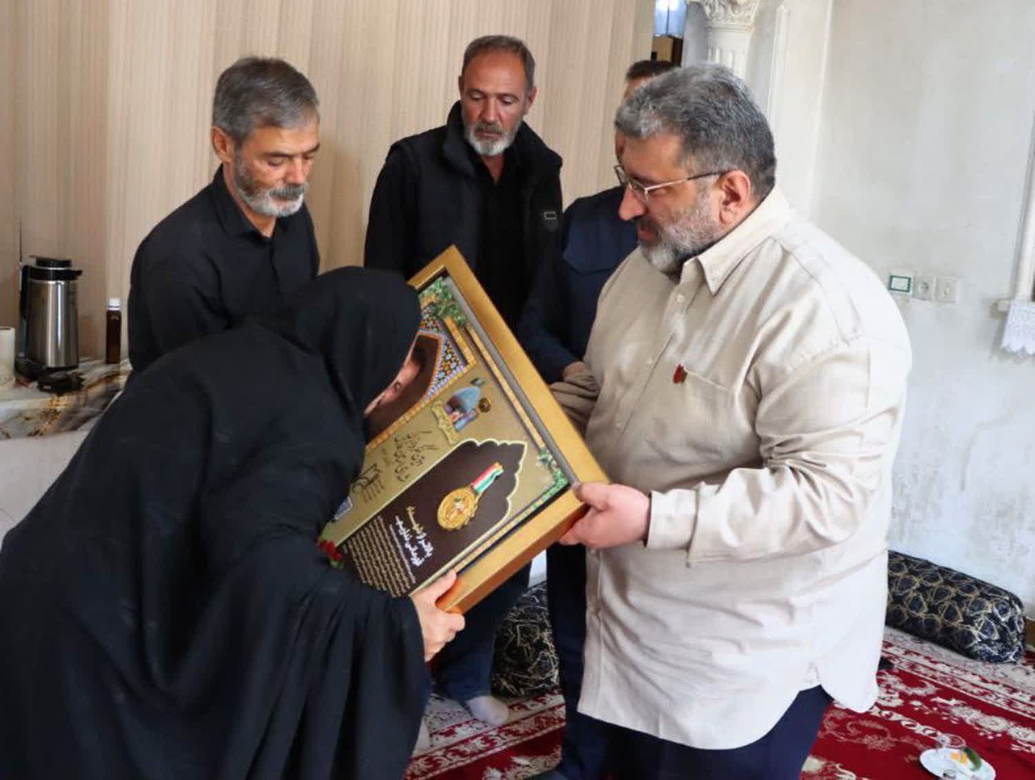 دیدار با خانواده  شهید فرزاد اسفندیاری  